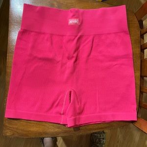 Bo and Tee shorts pink